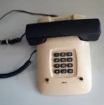 Kultni svetovno znani slovenski analogni telefon Iskra