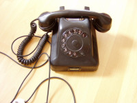 Starinski telefon