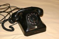 Vintage bakelitni telefon (bp114)