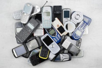Zbiram stare gsm in stare pametne telefone.