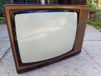 Stari tv televizija televizor retro vintage Grundig super color 8272