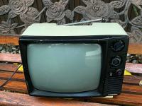 Vintage črnobeli Goldstar BBR-2070 televizor