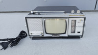Vintage Universum Fk10OR TV Radio 1968 V delujočem stanju  Nima oginal