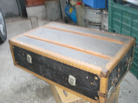 Starejši kovček