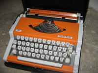 TIPKALNI STROJ v KOVČKU