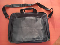 torba za prenosni računalnik, velikost 16'', 10 €