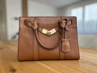 Michael Kors rjava usnjena torbica