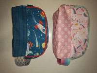 Otroška toaletna torbica Stephen Joseph Samorog in Vesoljci