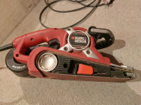 TRAČNI BRUSILNIK BLACK&DECKER