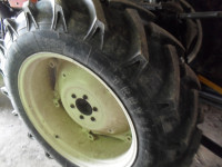 Pnevmatike z platišči za traktor ŠTORE