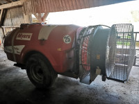Traktorski pršilnik Myers za hmelj 3000 litrov