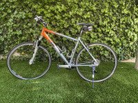 KTM LEGGERO CROSS – VRHUNSKO TREKING KOLO, KOT NOVO