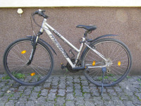Merida crossway tfs 100 - Žensko treking kolo