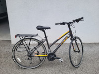 Treking / Mestno kolo FUJI LE 27 prestav SHIMANO ALIVIO Small