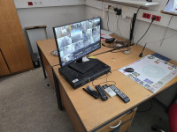 Videonadzorni sistem s snemalnikom in monitorjem