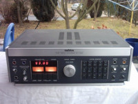 Vrhunski Tuner Revox B-760, analogni s digitalno skalo