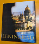 Leningrad, 1977, Aurora Art Publishers, 396 strani