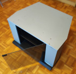 Prodam lepo ohranjeno TV omarico, na koleščkih