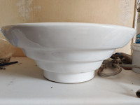 Nov nadpultni umivalnik, okrogel