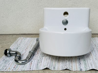 Retro umivalnik s pipo