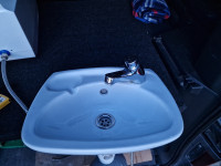 Umivalnik keramični