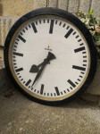 46 cm velika kovinska SIEMENS zidna ura,stara ura,