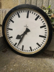 46 cm delujoča velika kovinska SIEMENS zidna ura,stara ura,