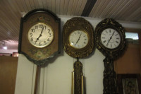 Starinske  francoske  stenske  ure  na  navijanje  prodam