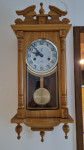 Stenska lesena ura z nihalom