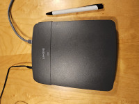 Brezžični WiFi usmerjevalnik Cisco Linksys E900 + kabli