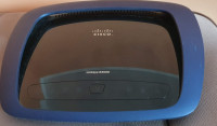 Usmerjevalnik / router Cisco Linksys E3000, odlično ohranjen