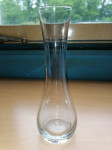 Elegantna steklena vaza iz prozornega stekla
