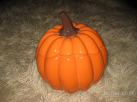 Okrasna posoda s pokrovom - buča