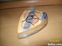 Okrasna škatlica iz kamna v obliki srca NOVA