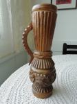 Retro izrezljana lesena vaza z ročajem, viš. 34 cm
