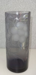 Steklena dimno siva vaza 20 cm, brušen vzorec