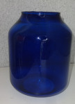 Steklena modra vaza višina 15 cm, premer 12 cm
