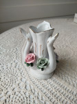 Vaza z bogato dekoracijo , viš.14,5 cm, porcelan, brezhibna