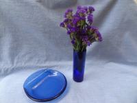 STEKLENA VAZA VAZICA  IN PEPELNIK  2 € kos