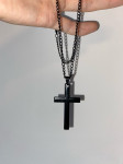 Črna verižica križa