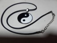 JING JANG (ying yang), obesek na verižici