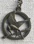 OGRLICA z obeskom Mockingjay - IGRE LAKOTE