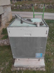 prodam v ugradni pomivalni stroj indesit 60x60 v bres stanju dela kot