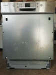 VGRADNI POMIVALNI STROJ BOSCH SMI43M15EU A++ S KOMANDAMI SPREDAJ