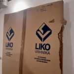 prodam nova notranja vrata Liko Vrhnika in kad za tuš kabino kolpasan