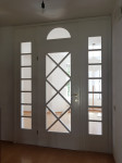 Notranja vrata / vetrolov / vhodni portal s steklenimi okni