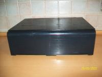 Omarica (škatla) za VHS lesena s plastičnima predaloma