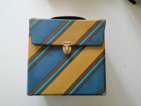 KOVČEK ZA SHRANJEVANJE MALIH GRAMOFONSKIH PLOŠČ