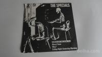 THE SPECIALES - GHOST TOWN