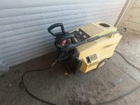 Karchrcer HDS 676 Ci